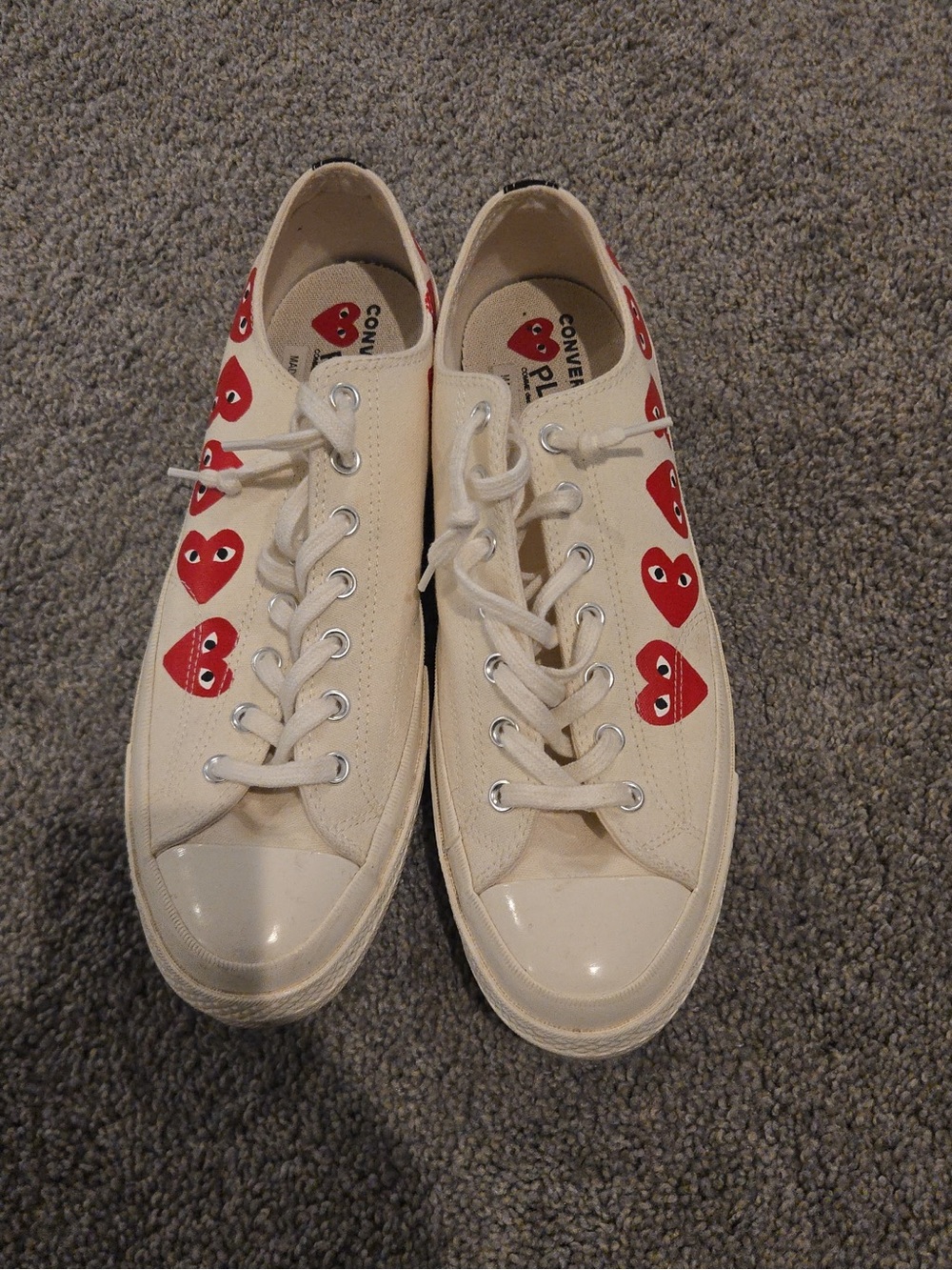 Converse PLAY x Comme des Garçons Cream Low-Top Sneakers with Red Heart Motif
